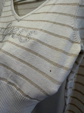 Jersey Guess Rayas Doradas Talla M