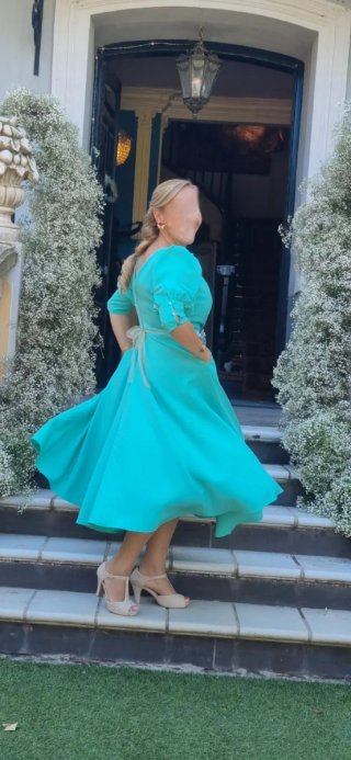 Vestido largo verde agua con fajín floral