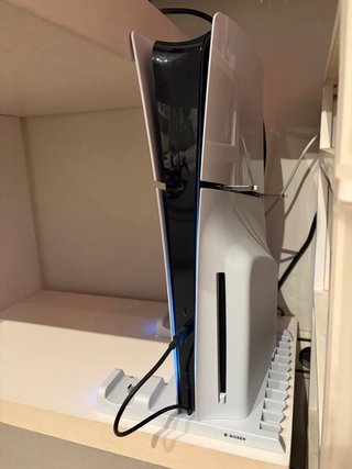 PS5 NUEVA + Mando + Juego Call of Duty + Base