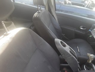 1368005 piloto tras izq 89035079 renault clio iii