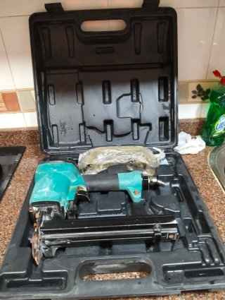 Clavadora Neumática Profesional