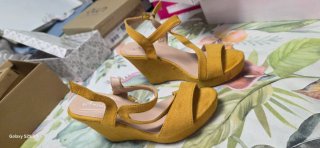 Sandalias cuña amarillas  mostaza talla 38