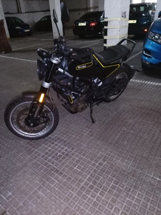 Husqvarna 401 svartpilen