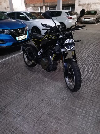 Husqvarna 401 svartpilen