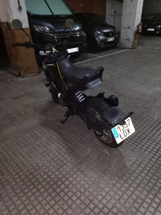 Husqvarna 401 svartpilen