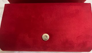 Bolso de mano tipo cartera rojo