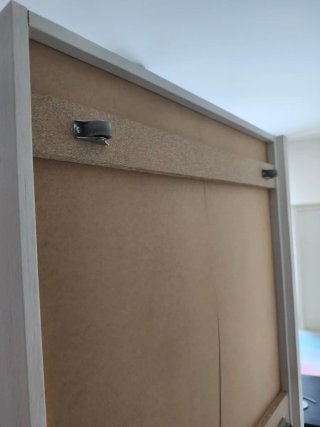 Cama de madera blanco roto con cajón dividido