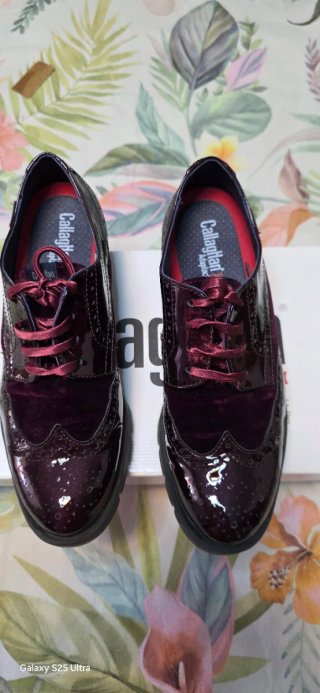 Zapatos Callaghan granates. 38