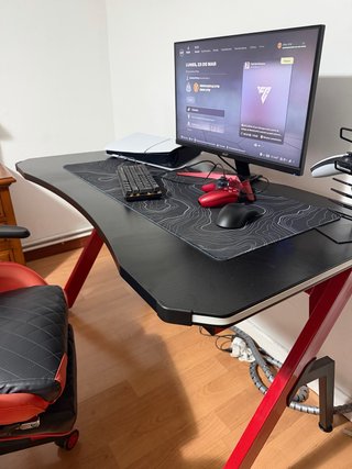 ESCRITORIO GAMER SEMI NUEVO