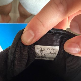 Zapatillas Adidas Negras y Blancas