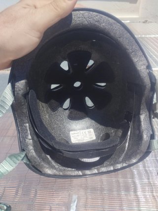 Casco patinete negro Talla 58-61