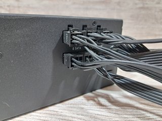 Fuente Corsair CX750m (750W)