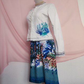 Chaqueta blanca. Marca Desigual. Talla L