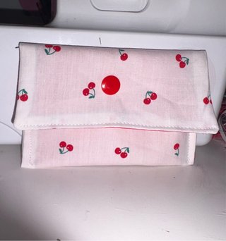 Monedero estampado cerezas