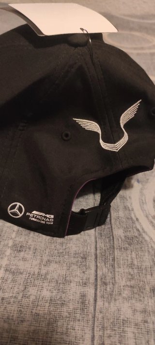 Gorra negra Mercedes F1 Oficial Lewis Hamilton 44