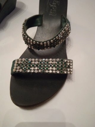 Sandalias Gypsy verdes con pedrería