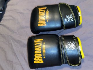 2pares de guantes leone y brooklyn