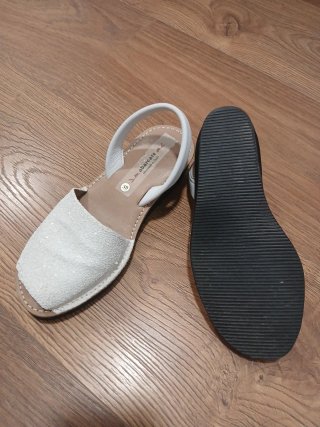 Menorquinas Abarca Blancas Talla 39. Con cuña