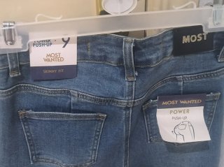 Pantalones push-up Most Wanted con pedrería