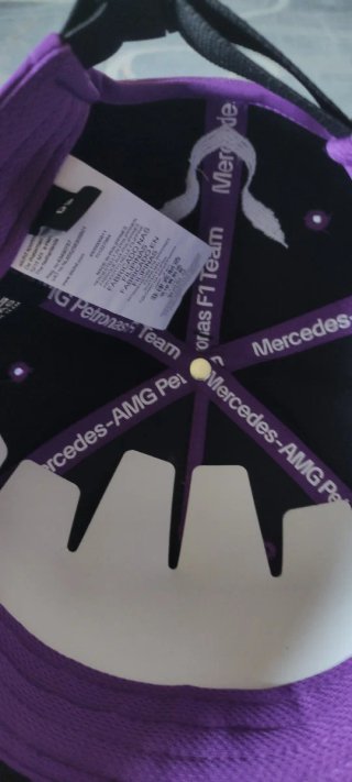 Gorra Mercedes F1 Oficial 44 Morada