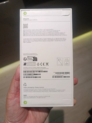 Iphone 17 E sin abrir, con factura