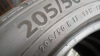 NEUMATICO 205/50R17