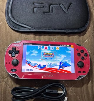 PS Vita OLED Roja + Funda y Cable