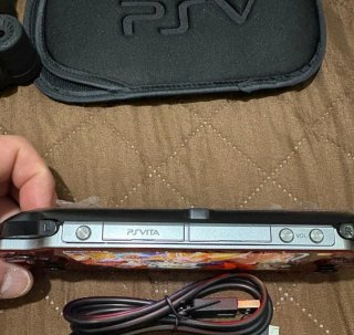 PS Vita OLED Roja + Funda y Cable