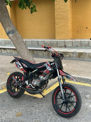 Derbi XTR Supermotard Se cambia por jog rr +dinero