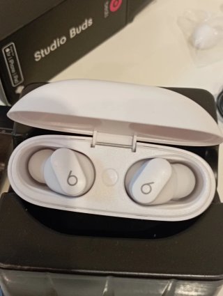 Auriculares Beats Studio Buds Blancos