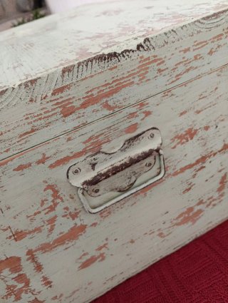 Baúl antiguo madera y metal
