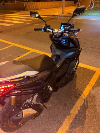 MITT 125 ADV Azul/Dorado Automática