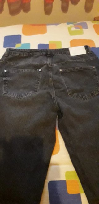 Pantalón vaquero recto gris oscuro