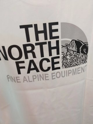 Camiseta The North Face Blanca Talla M