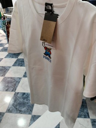 Camiseta The North Face Blanca