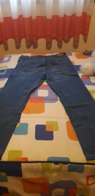 Pantalón vaquero recto azul
