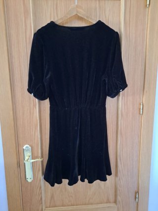 Vestido negro Zara terciopelo