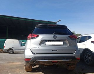 Aletín del der nissan x-trail (t32) acenta 438085
