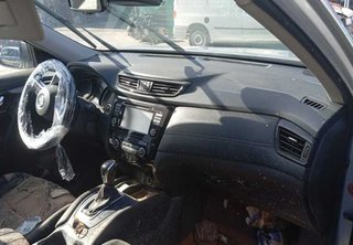 Aletín del der nissan x-trail (t32) acenta 438085