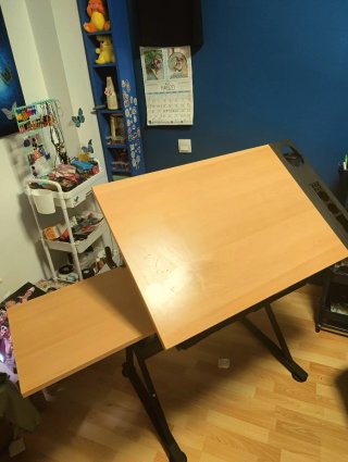 Tavolo da disegno elevabile in legno e nero