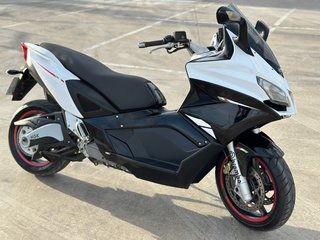 Gilera GP 800 - Aprilia SRV 850