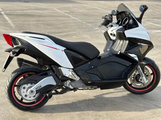 Gilera GP 800 - Aprilia SRV 850