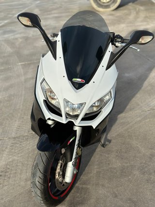 Gilera GP 800 - Aprilia SRV 850