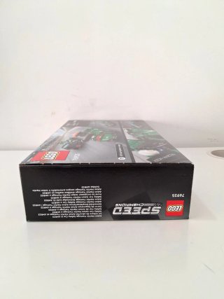 LEGO 76925 Aston Martin Vantage Safety Car & AMR23