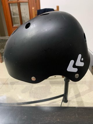 Casco patinete eléctrico negro