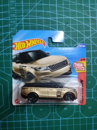 Hotwheels Range Rover Velar Dorado 122/250