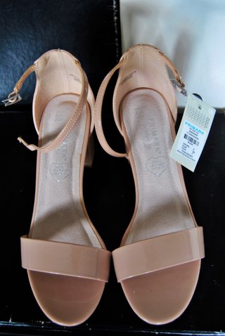 Zapatos tacón bajo beige Primark Talla 38