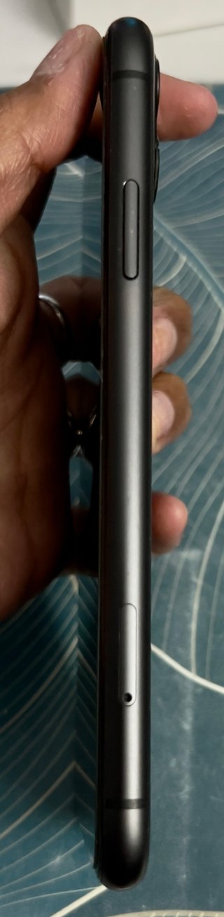 iPhone 11 64 GB Negro – Muy buen estado
