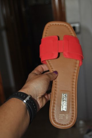 Sandalias planas Primark rojas talla 38