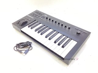 tarjeta sonido native instruments komplete kontrol a25